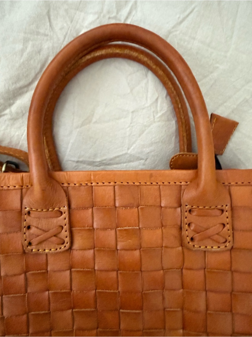 Artisan woven leather crossbody/handbag - Picture 3 of 7